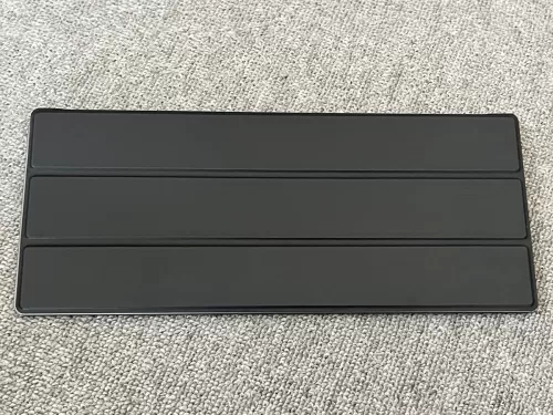 Satechi X1と折りたたみ式キーボードカバー閉じた状態