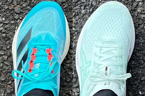 シューズの靴紐余り具合の比較画像