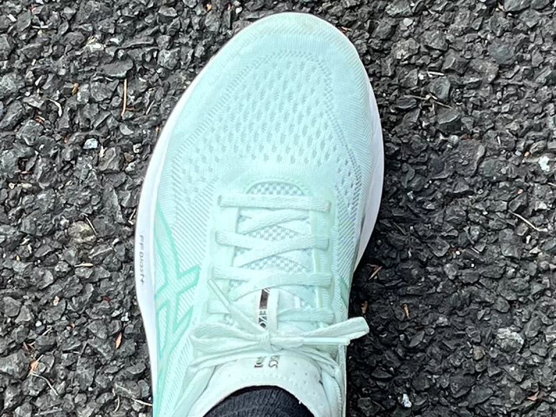 エボライドスピードの靴ひもアップ画像